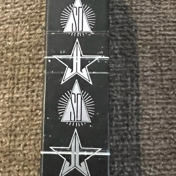 Jeffree Star Cosmetics JSC Velour
Liquid Lipstick in Shane Full Size
New In Box - Picture 4 of 5